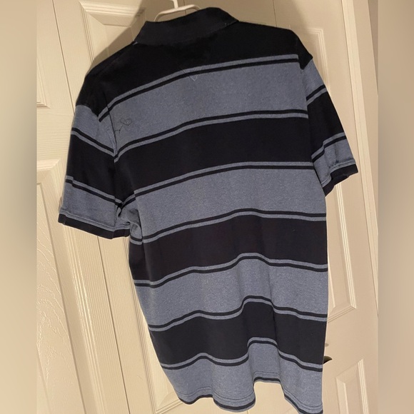 Tommy Hilfiger button up - Picture 3 of 3